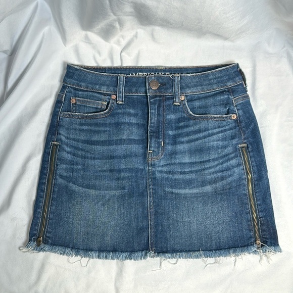 AE JEAN SKIRT SIZE(4) - Picture 1 of 7